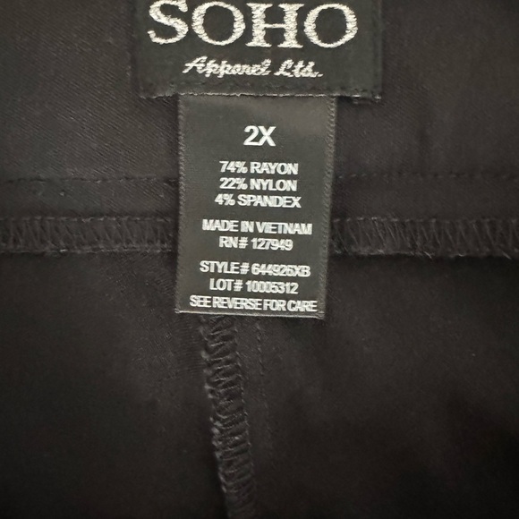 SOHO Black Tapered Pants with Zipper Details - 2X - Picture 4 of 5
